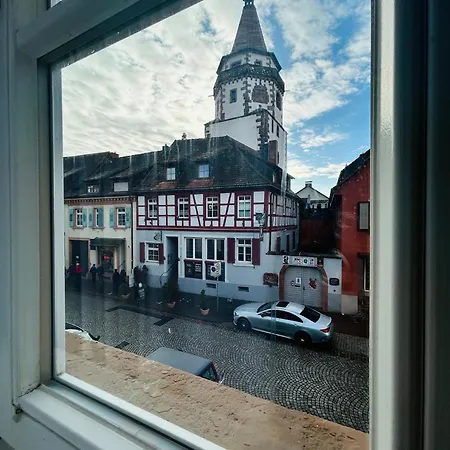 Elegant In Old Town With Tower View *